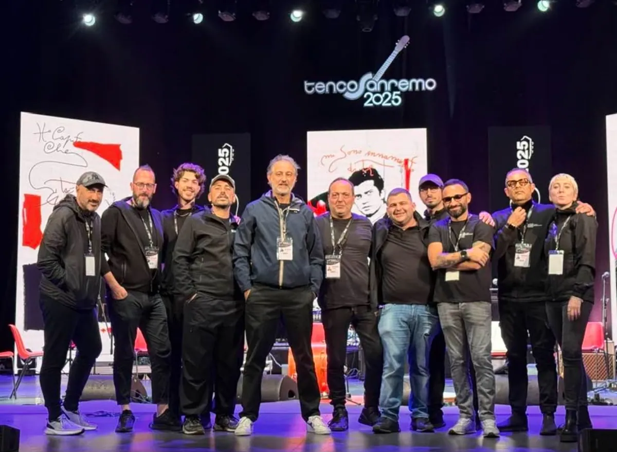 La squadra di Blur sul palco del Premio Tenco